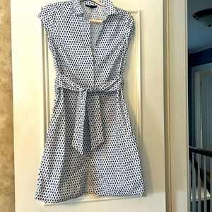 Tommy Hilfiger Size small 100% Cotton Lightweight Tulip print, pit - pit 27”